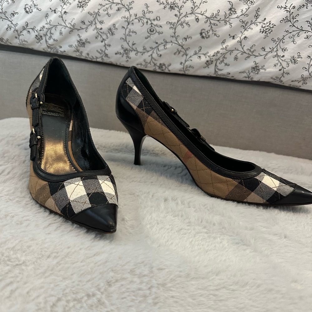 Burberry Pointed Heels